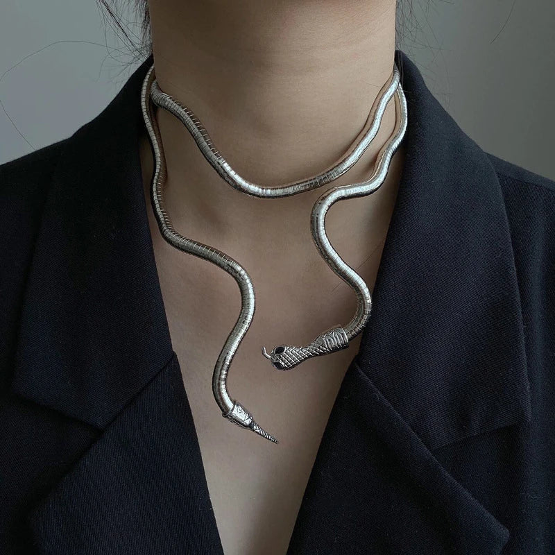 LARGE | Collar de serpiente